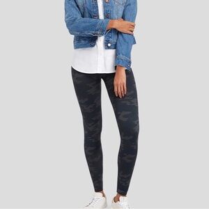 SPANX Navy Camo Look at Me Now Leggings M